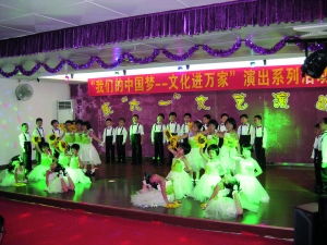 粽香傳情童聲亮 佳節(jié)雙至樂滿堂——記端午六一融合主題活動